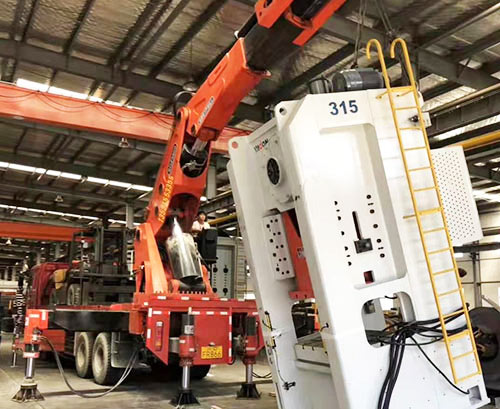 卫东提升工作效率，选择优质折臂吊租赁服务