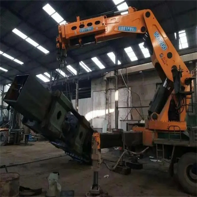 卫东130吨折臂吊车出租吊机租赁附近电话