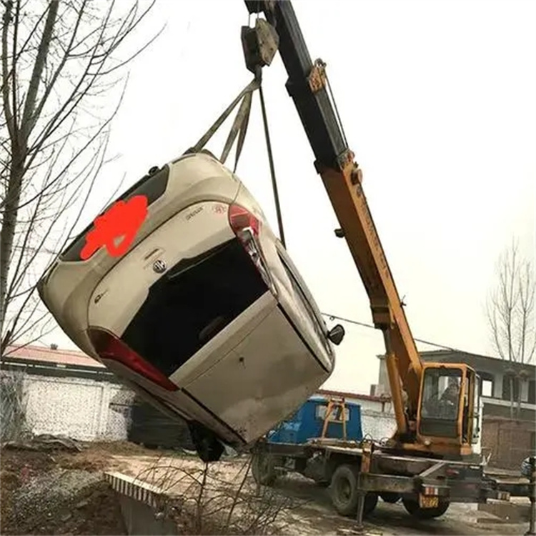 卫东随时待命，吊车24小时道路救援服务全解析