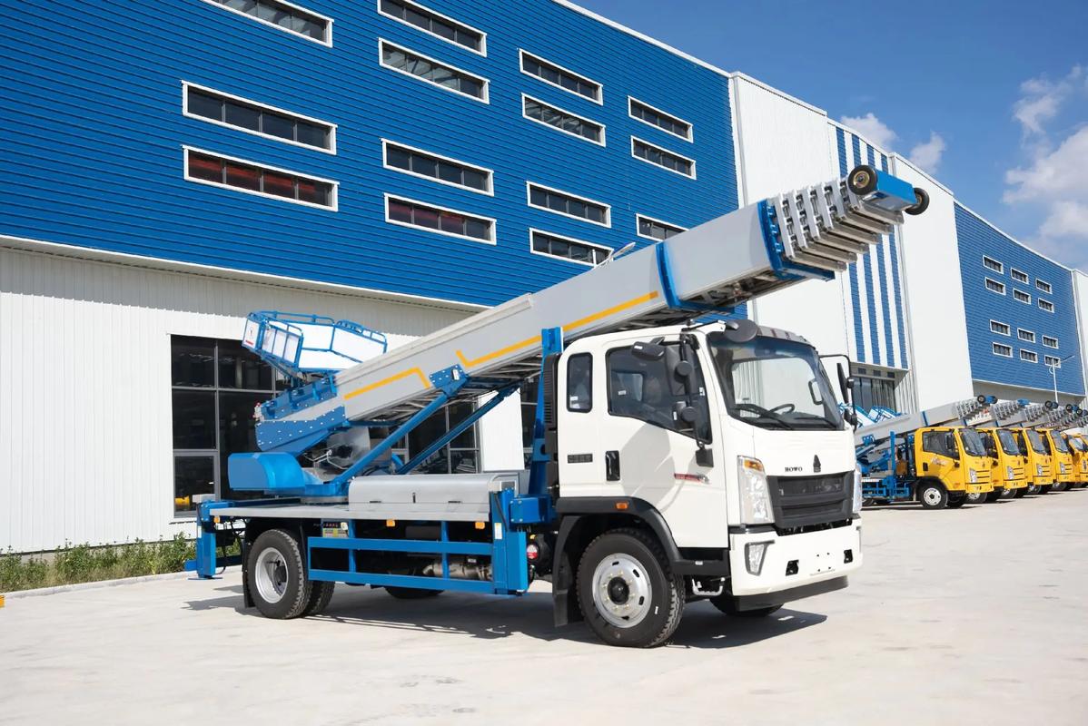 卫东出租云梯车高空作业车 建筑垃圾搬运